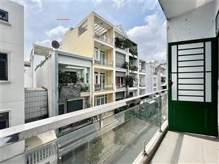 Chính chủ cho thuê phòng ban công rộng 25m2 gần đại học văn hiến  quận tân phú