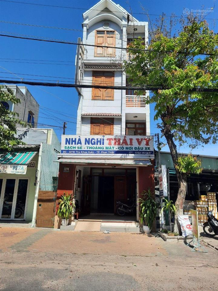 Bán khách sạn 14 phòng 2 mặt tiền trung tâm phan thiết, sổ đỏ riêng, dòng tiền ổn định, giá 10,2ty