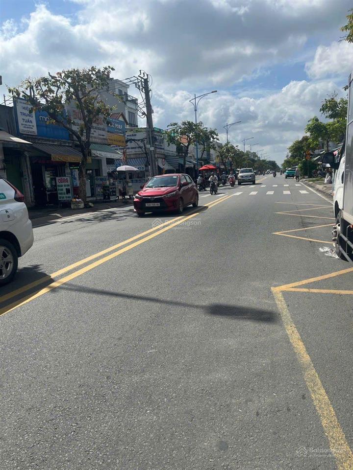 Bán nhà câp 4 mặt tiền đường lê lợi, xã tân thới nhì, hóc môn, 4x35m, giá 8.5 tỷ còn thương lượng