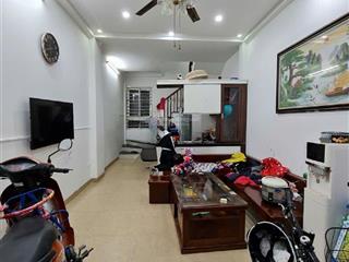 Ngay đa sỹ. nhà dân xây tâm huyết dt 34m2, 3 tầng. ngõ nông. ô tô đỗ cách 30m. giá 4.65 tỷ