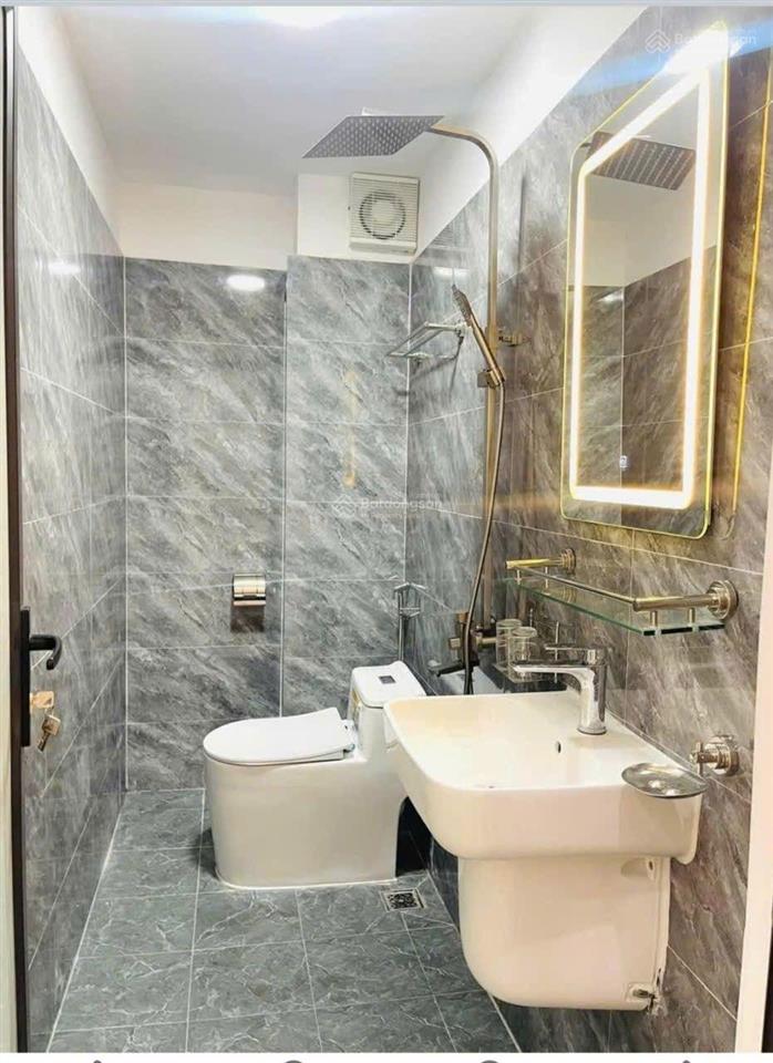 Ngọc hồi.nhà xây mới 38m2 5 tầng. ô tô gần cửa. gần trường c2 vĩnh quỳnh,gần bxe giáp bát 4.55 tỷ