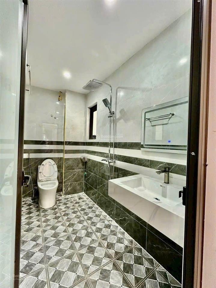 Ngọc hồi.nhà xây mới 38m2 5 tầng. ô tô gần cửa. gần trường c2 vĩnh quỳnh,gần bxe giáp bát 4.55 tỷ