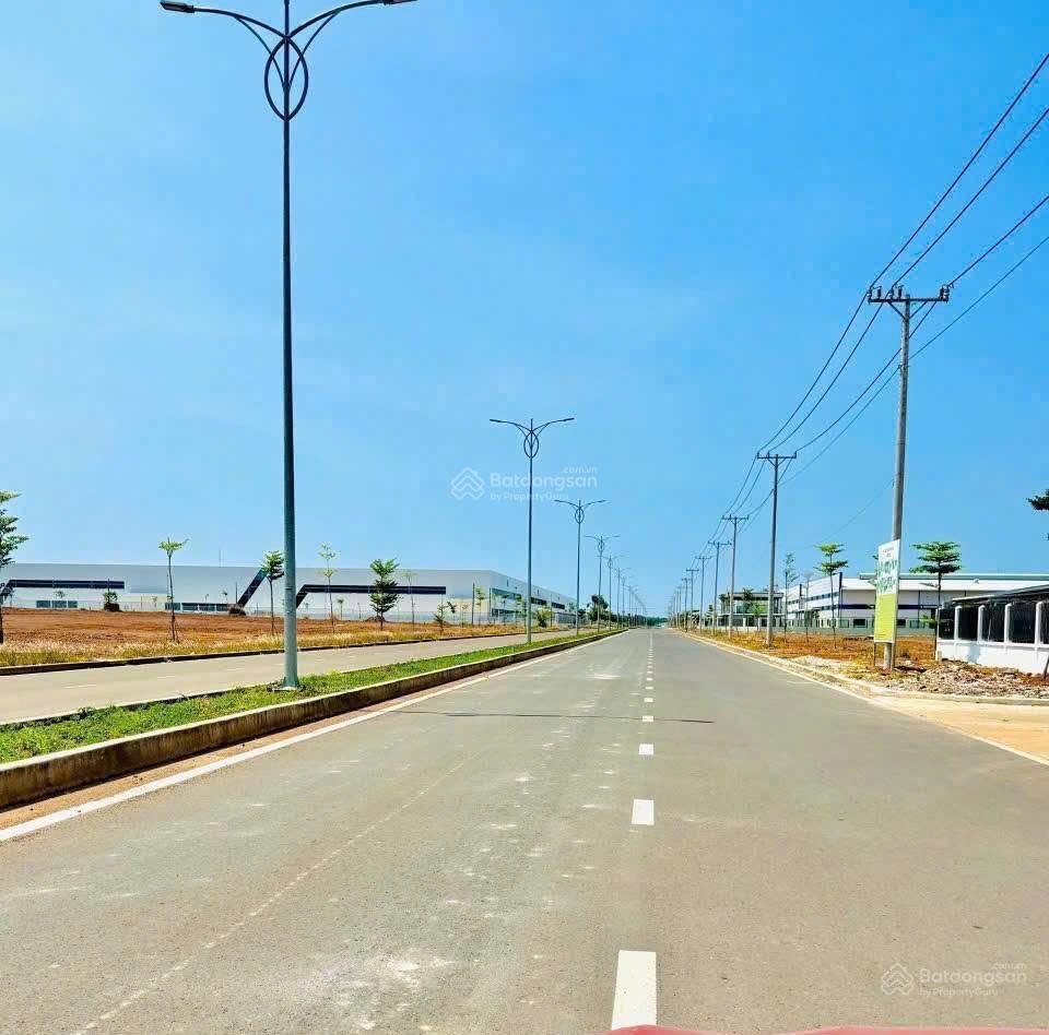 5000m2 đất giá rẻ thuộc đồng phú giáp kcn lớn, nơi mà nhiều nhà đầu tư đang quan tâm lúc nầy
