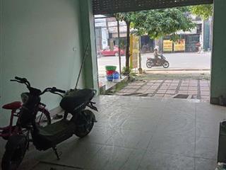 Bán nhà cạnh cây xăng trường sơn quốc lộ 32, nhà đẹp như lòng xe điếu ql32, 43m2 giá 5,8 tỷ.