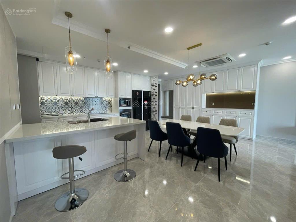 Cho thuê midtown m8 3pn, căn góc, 135m2, giá 50tr/tháng, nhà full nội thất cao cấp.  0914 358 ***