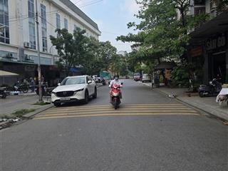 Nằm trong trung tâm phát triển nhất tại từ sơn, đối diện chợ giầu