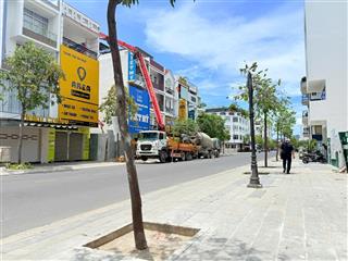 Lô cặp đường thích quảng đức hà quang 1 sát vòng xoay giá tốt