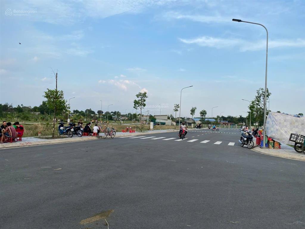 Duy nhất bán gấp 1,3 tỷ khu dân cư diamond city  ngay ngã tư tân quy củ chi  sổ cầm tay