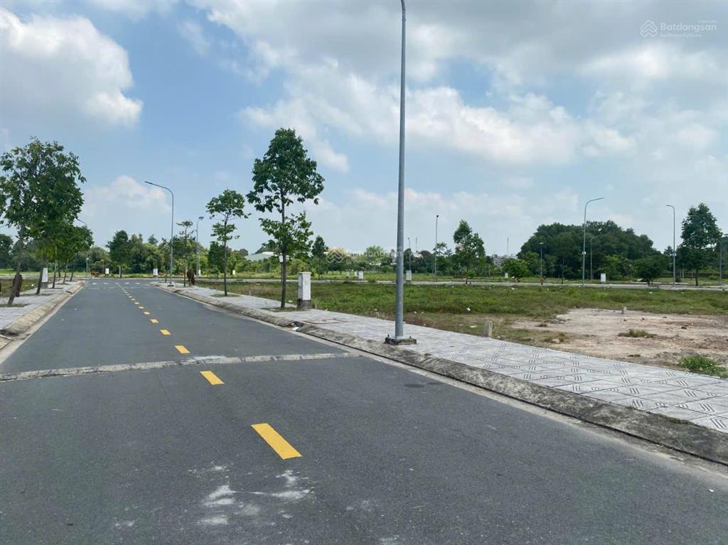 Bán đất khu dân cư river town  ngay nút giao vòng xoay vành đai 3  shr  ngay mặt tiền tỉnh lộ 15