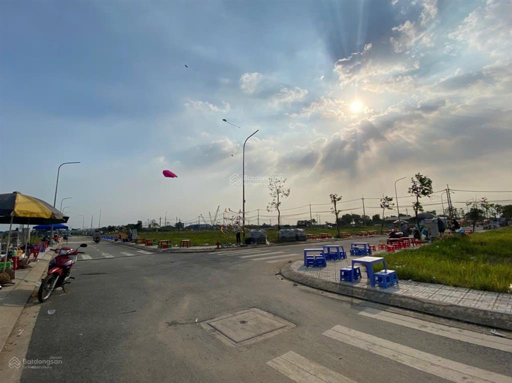Chính chủ sang lại nền đất dự án river town  shr 2025  cấp phép xây dựng ngay  thổ cư 100%