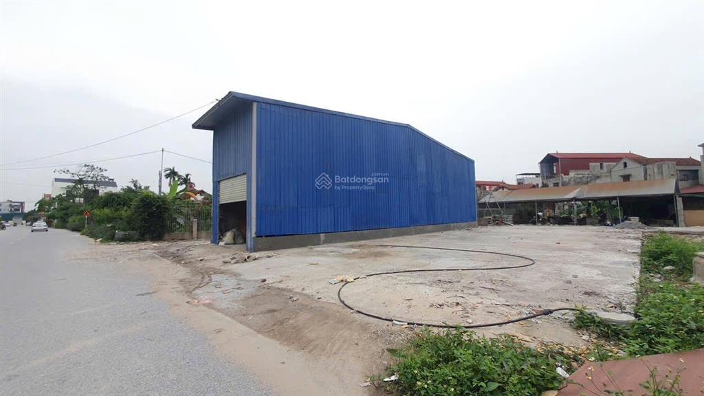 Đường trước đất trên 10m, không dính hành lang chỉ giới giáp trường học c12, gần sân bóng 6000 chỗ