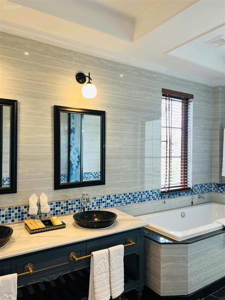 Tôi cần bán gấp biệt thự vườn vua resort,đông trung,thanh thủy bt8.x, bàn giao full nội thất 6,8 tỷ