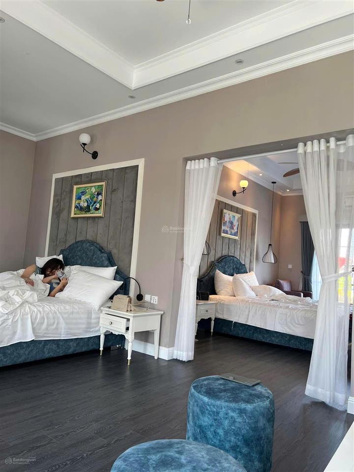 Tôi cần bán gấp biệt thự vườn vua resort,đông trung,thanh thủy bt8.x, bàn giao full nội thất 6,8 tỷ