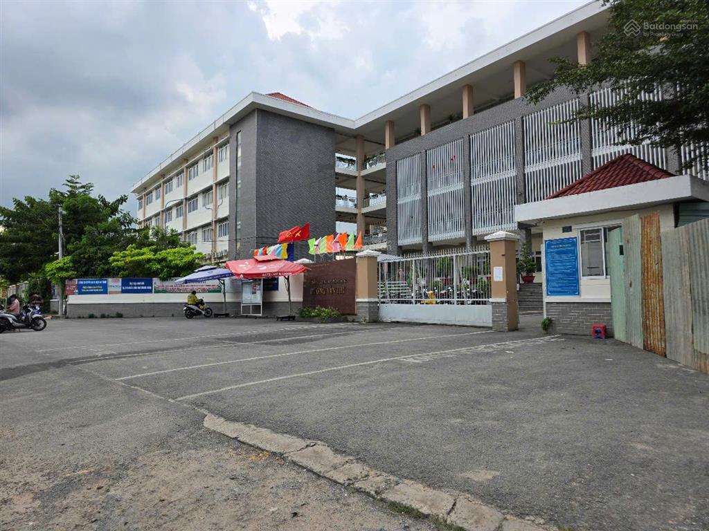 Nhà mt lã xuân oai, dt 285m2, giá 21.x tỷ gần ngã 3 lò lu  lã xuân oai, khu công nghệ cao q9