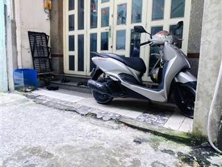 Nhà chính chủ 3 bước ra mặt tiền .
 ngang 4m  4 tầng bề thế  6pn 
