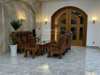 Bán biệt thự cực rộng hẻm 10m 8x18 dương quảng hàm, p5, 5 tầng, thang máy 19,5tỷ cho đại gia đình