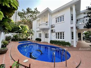 Duy nhất 1 căn villa 5 phòng ngủ 539m2,giá 5000$,nội thất cơ bản,có hồ bơi và sân vườn,nguyễn ư dĩ