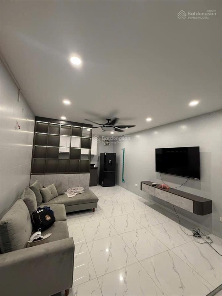 Nhà phố hiếm gần trung tâm sổ vuông vắn