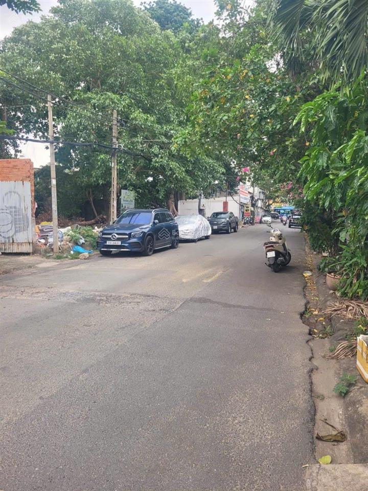 Hàng hiếm  mt con rạch xuyên tâm  bán đất tặng nhà