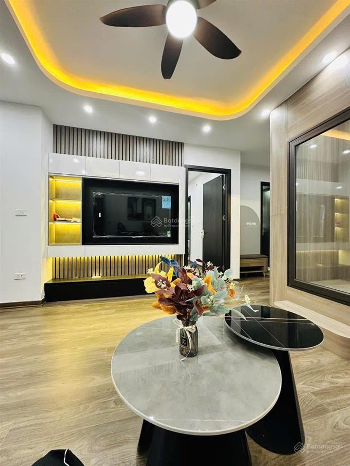 Chính chủ bán chcc tại đại kim building. dt 75m2, 3n+ 2 vs. giá 4,98 tỷ. 0917 208 ***