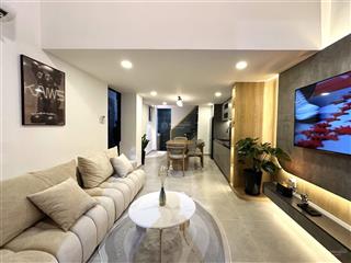 Siêu phẩm luxury đường trường sa phường 14 quận 3  2 mặt hẻm xe hơi 3pn giá tốt 2,88 tỷ tặng nt
