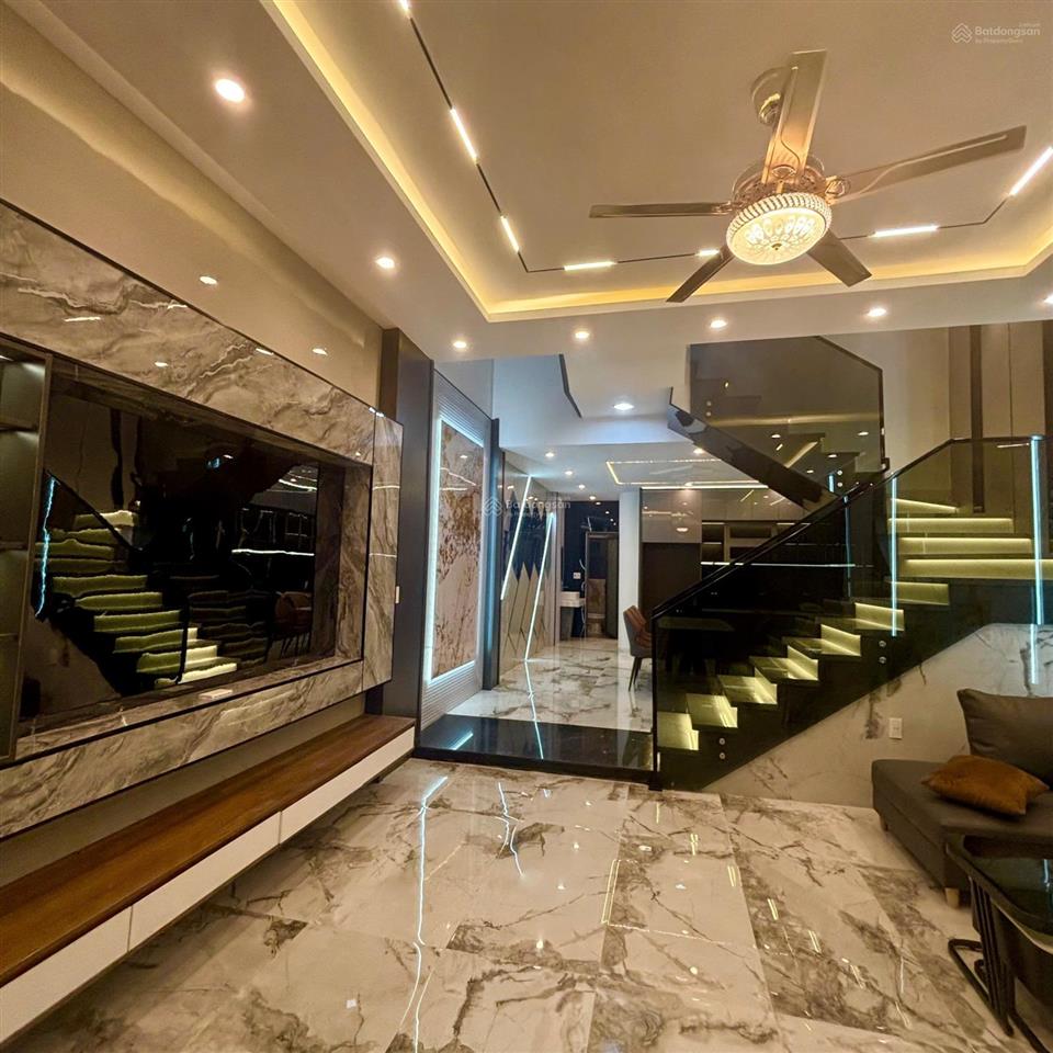 Bán nhà 3 tầng hiện đại gần cầu nguyễn tri phương sau lưng võ chí công ,hoà xuân đà nẵng