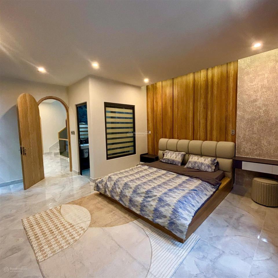 Bán nhà 3 tầng hiện đại mới xây sát biển nguyễn tất thành,tp đà nẵng