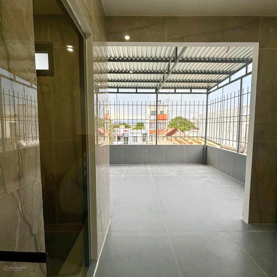 Bán nhà 3 tầng hiện đại mới xây sát biển nguyễn tất thành,tp đà nẵng