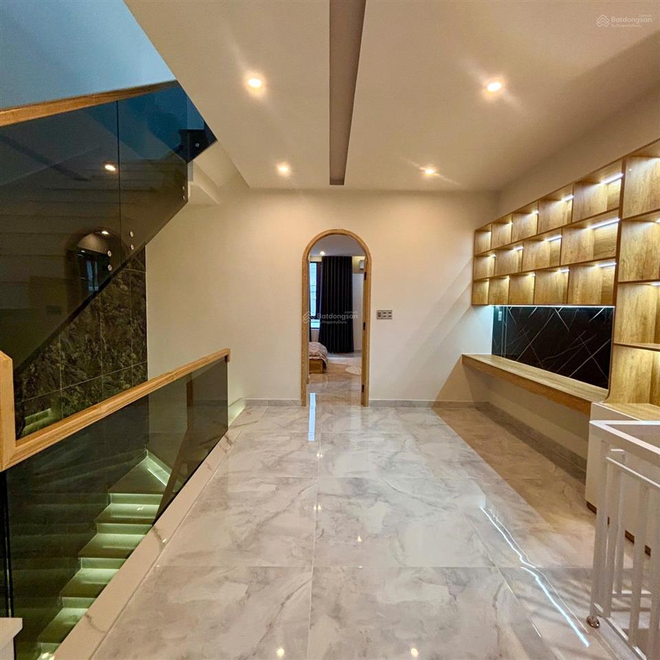 Bán nhà 3 tầng hiện đại mới xây sát biển nguyễn tất thành,tp đà nẵng