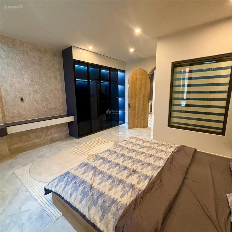 Bán nhà 3 tầng hiện đại mới xây sát biển nguyễn tất thành,tp đà nẵng