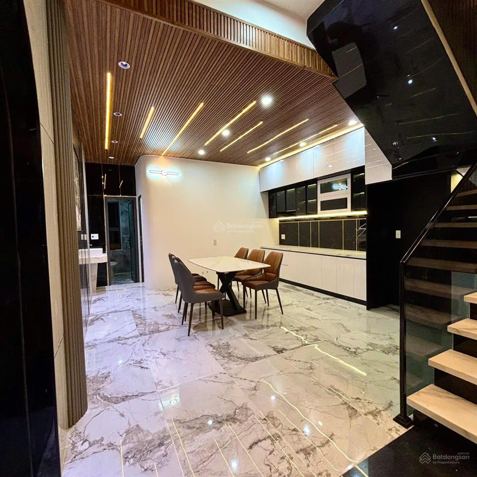 Cân bán nhà 3 tầng 2 mặt tiền kiệt mẹ suốt,liên chiểu ,đà nẵng