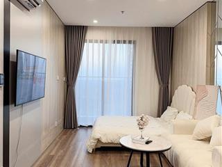 Căn studio 28m2 cạnh hồ mới bàn giao view đẹp full nội thất giá tốt nhất cho thuê được luôn!