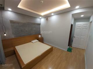 Cần bán căn hộ khánh hội. mặt tiền đường bến vân đồn 82m2 giá mềm 2,4 tỷ