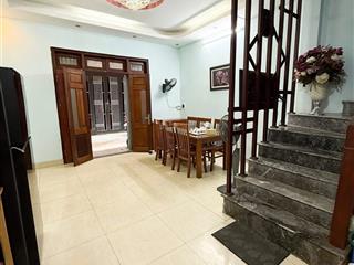 Bán nhà giáp nhị 35m2 x 5 tầng mt 4.6m, giá chỉ 6.8 tỷ, vị trí trung tâm quận hoàng mai