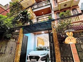 Bán nhà đẹp quận thanh xuân view hồ ô tô tránh ở ngay 49.5m2 x 5 tầng, giá 14.99 tỷ, gần royal city