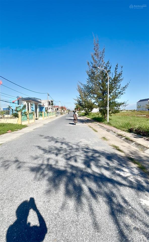 Bán gấp 3 lô rẻ nhất khu du lịch quất lâm