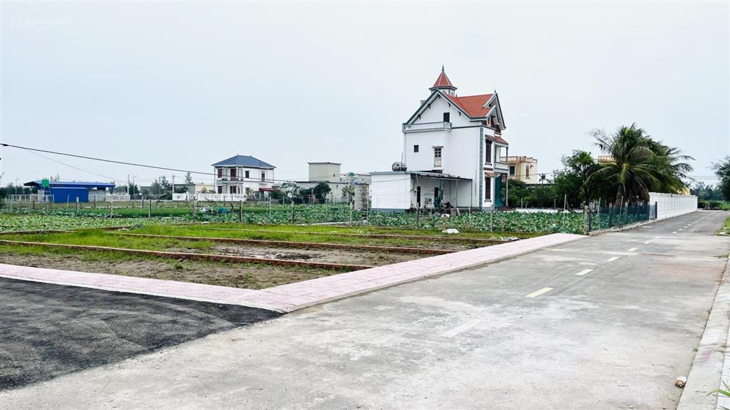 Em cần bấn gấp 4 lô siêu phẩm ngay gần bãi tắm chính quất lâm