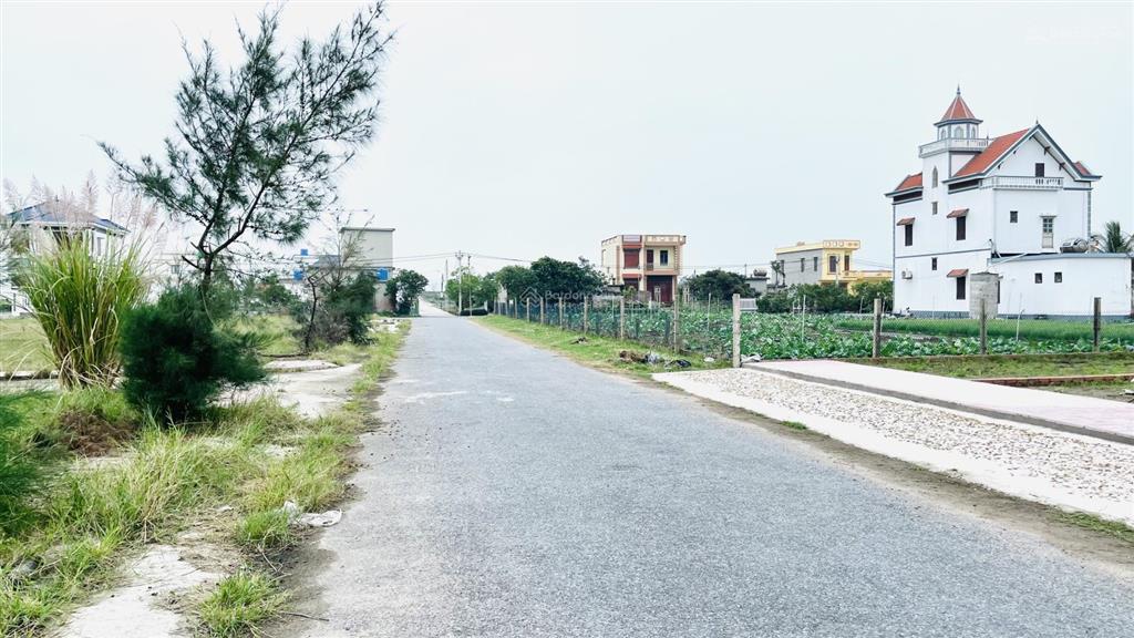 Em cần bấn gấp 4 lô siêu phẩm ngay gần bãi tắm chính quất lâm