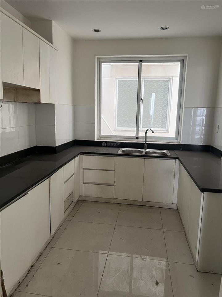 Bán ch terra rosa, căn góc 138m 3pn 3wc. giá 3 tỷ 300. có sổ hồng. ngân hàng hỗ trợ vay 70%