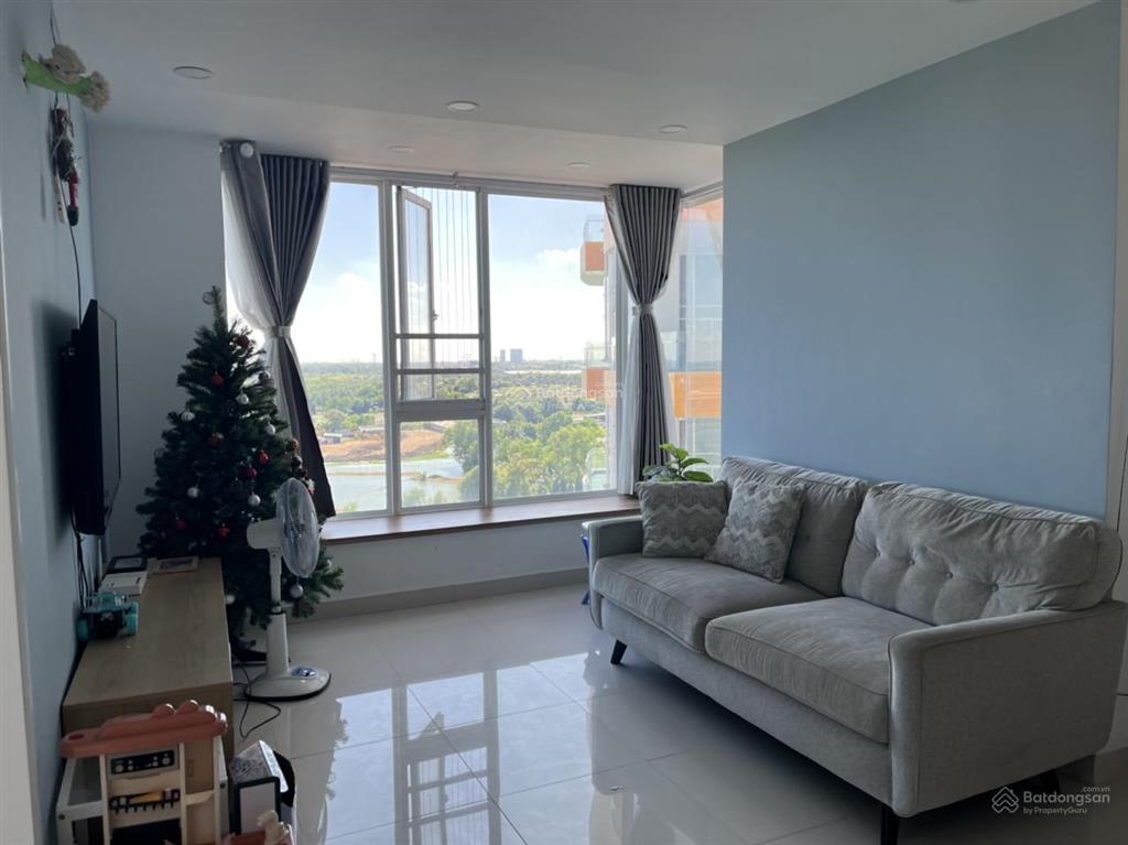 Cần bán căn hộ 2pn 2wc 70m2 căn góc sổ hồng.view đẹp giá 2,7 tỷ nh cho vay 70%, 0909 864 ***