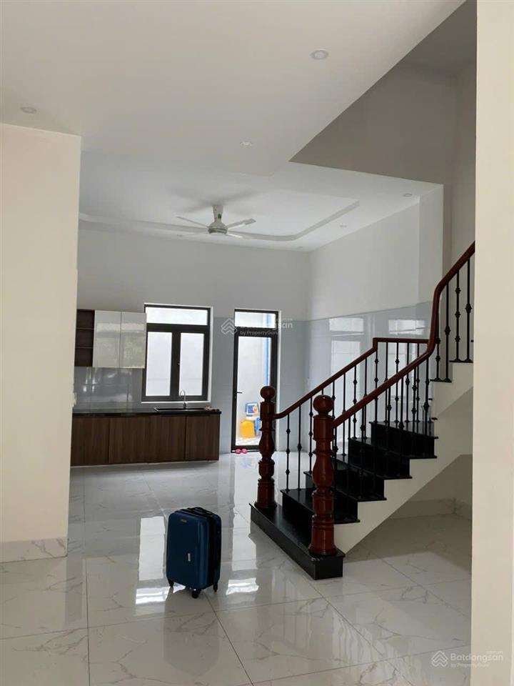 Bán nhà đẹp mới 99% xd 3 lầu kiên cố, tặng nội thất xịn. giá 7,5 tỷ bao công chứng  sang tên
