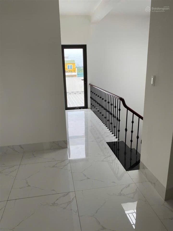 Bán nhà đẹp mới 99% xd 3 lầu kiên cố, tặng nội thất xịn. giá 7,5 tỷ bao công chứng  sang tên