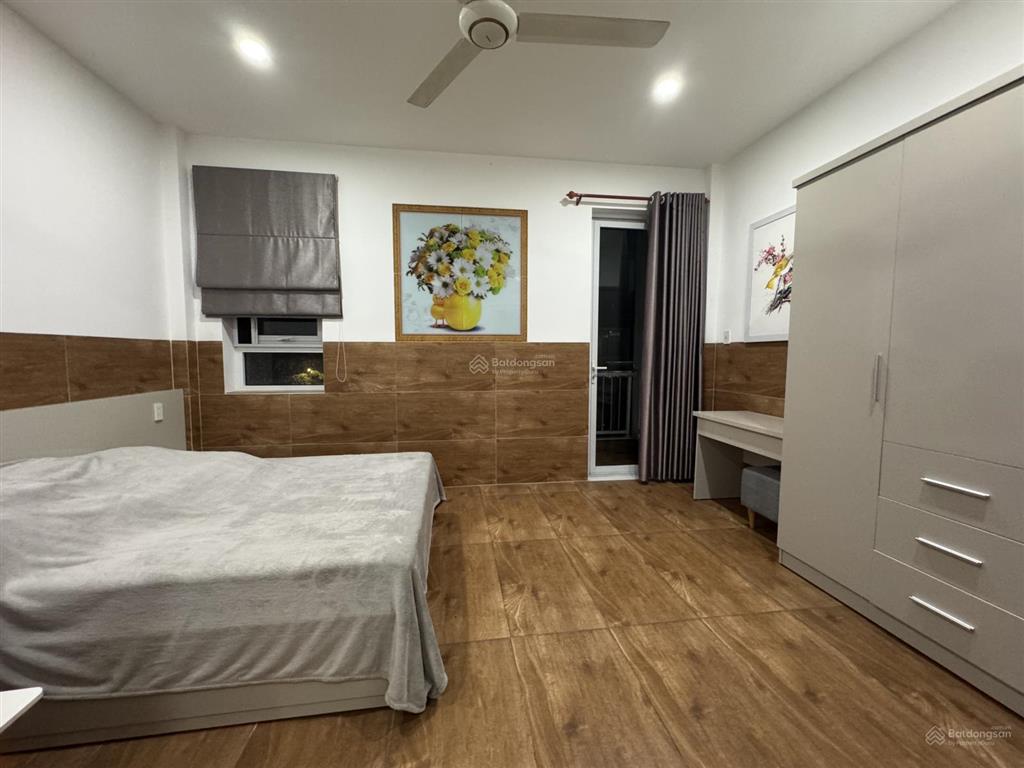 Bán nhà mới đẹp tặng full nội thất, xây dựng 3 lầu kiên cố sát bên kdc dương hồng, mizuki, camelia