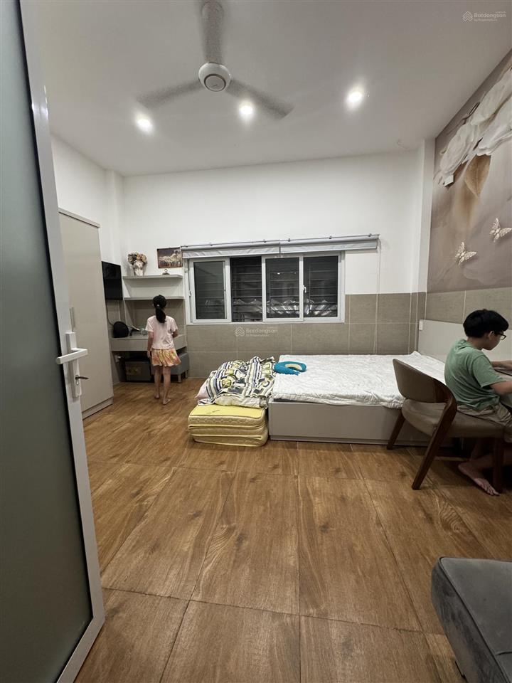 Bán nhà mới đẹp tặng full nội thất, xây dựng 3 lầu kiên cố sát bên kdc dương hồng, mizuki, camelia