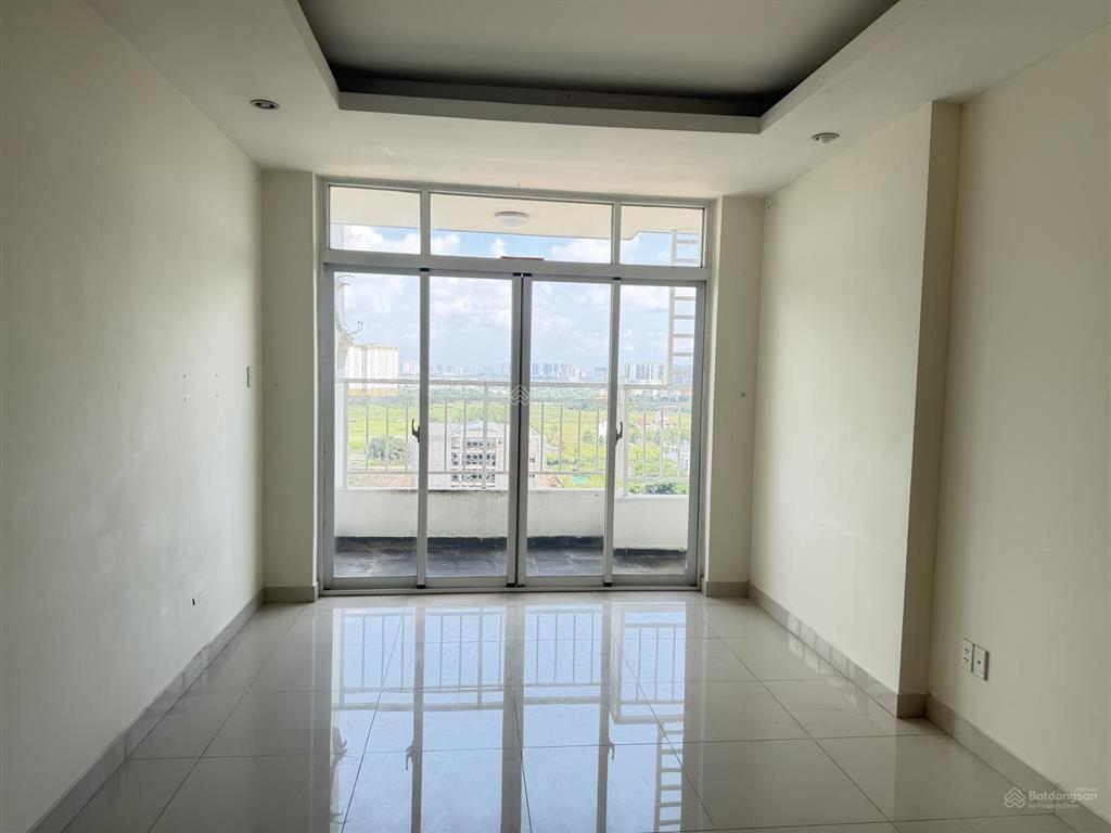 Bán ch terra rosa kdc 13e căn góc 92m2, 2pn, 2wc lầu cao. 2 tỷ 800 sổ hồng,full nt .  0909 864 ***