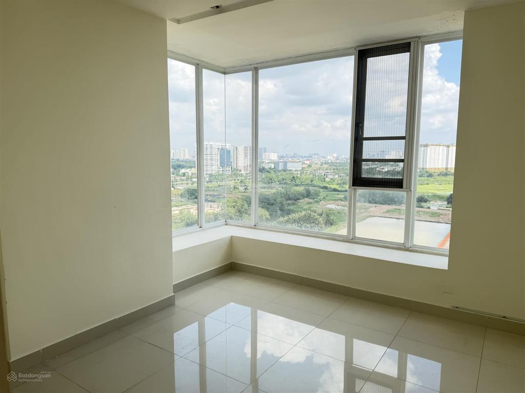 Bán ch terra rosa kdc 13e căn góc 92m2, 2pn, 2wc lầu cao. 2 tỷ 800 sổ hồng,full nt .  0909 864 ***