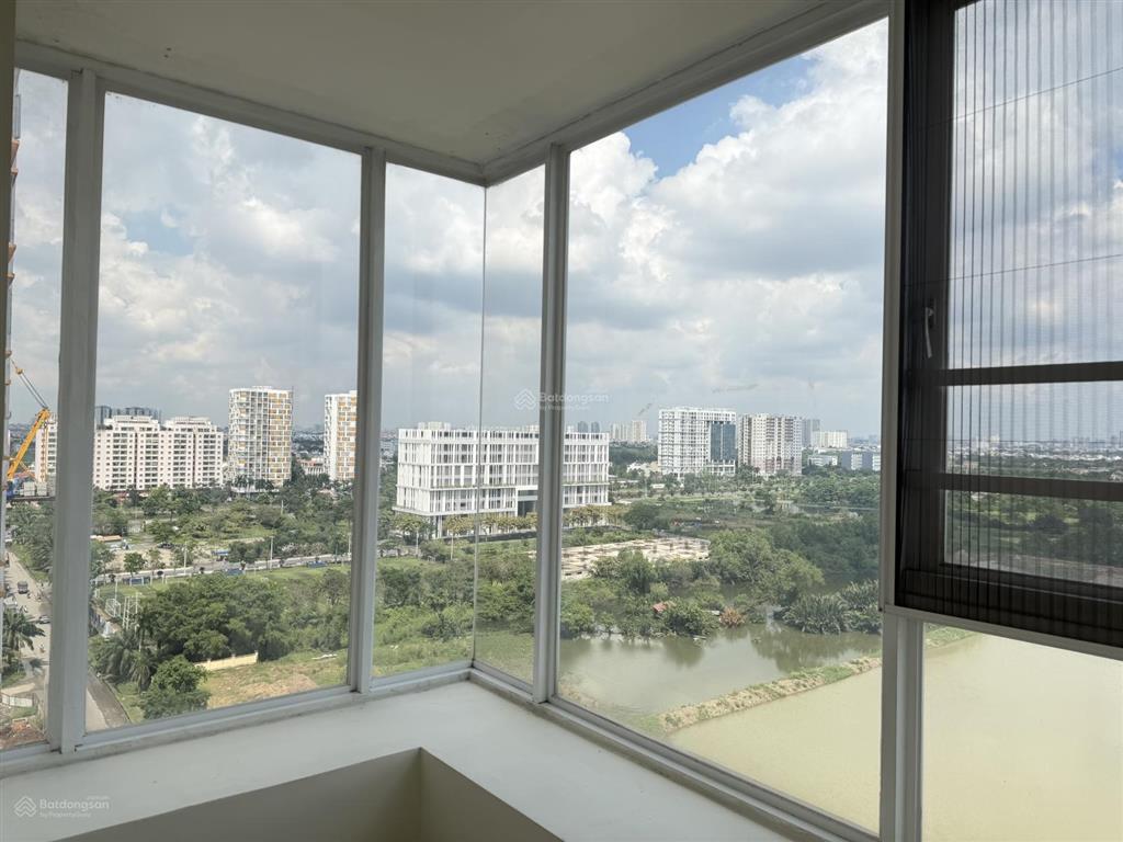 Bán ch terra rosa kdc 13e căn góc 92m2, 2pn, 2wc lầu cao. 2 tỷ 800 sổ hồng,full nt .  0909 864 ***