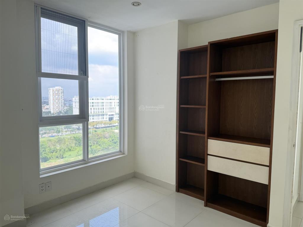 Bán ch terra rosa kdc 13e căn góc 92m2, 2pn, 2wc lầu cao. 2 tỷ 800 sổ hồng,full nt .  0909 864 ***