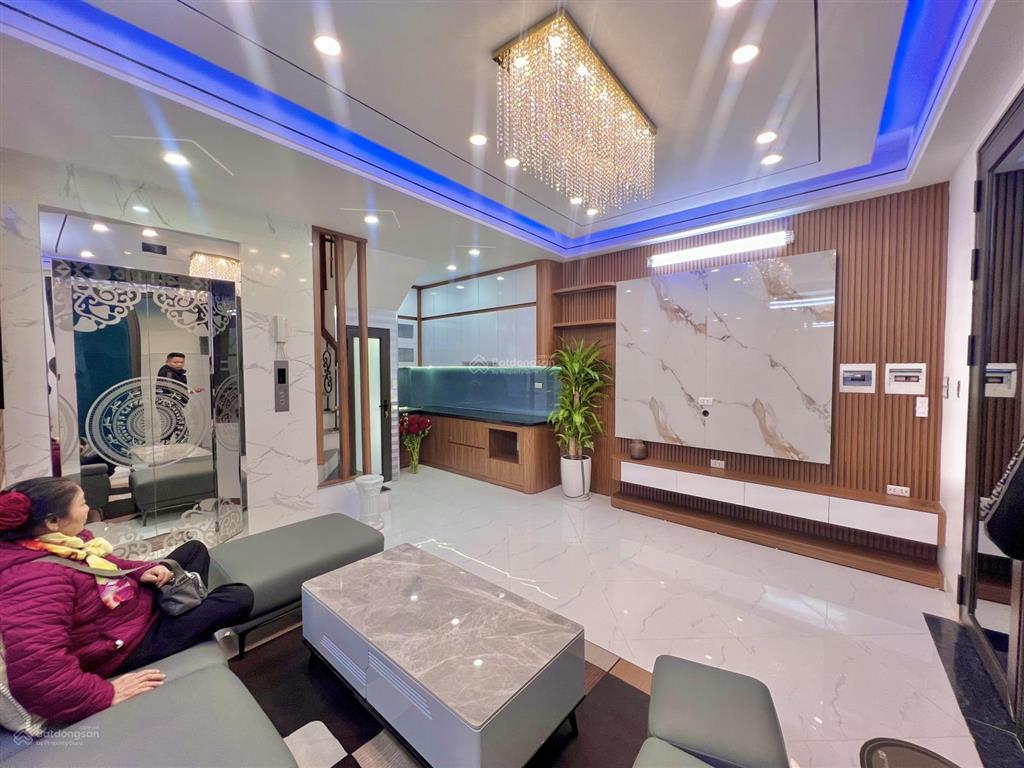 Hiếm!!! 6 tầng thang máy chỉ hơn 9 tỷ ở trung phụng, đống đa