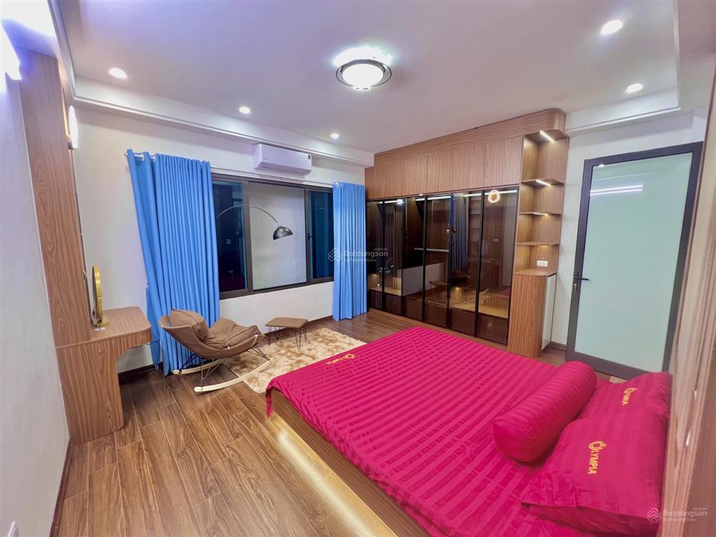 Hiếm!!! 6 tầng thang máy chỉ hơn 9 tỷ ở trung phụng, đống đa